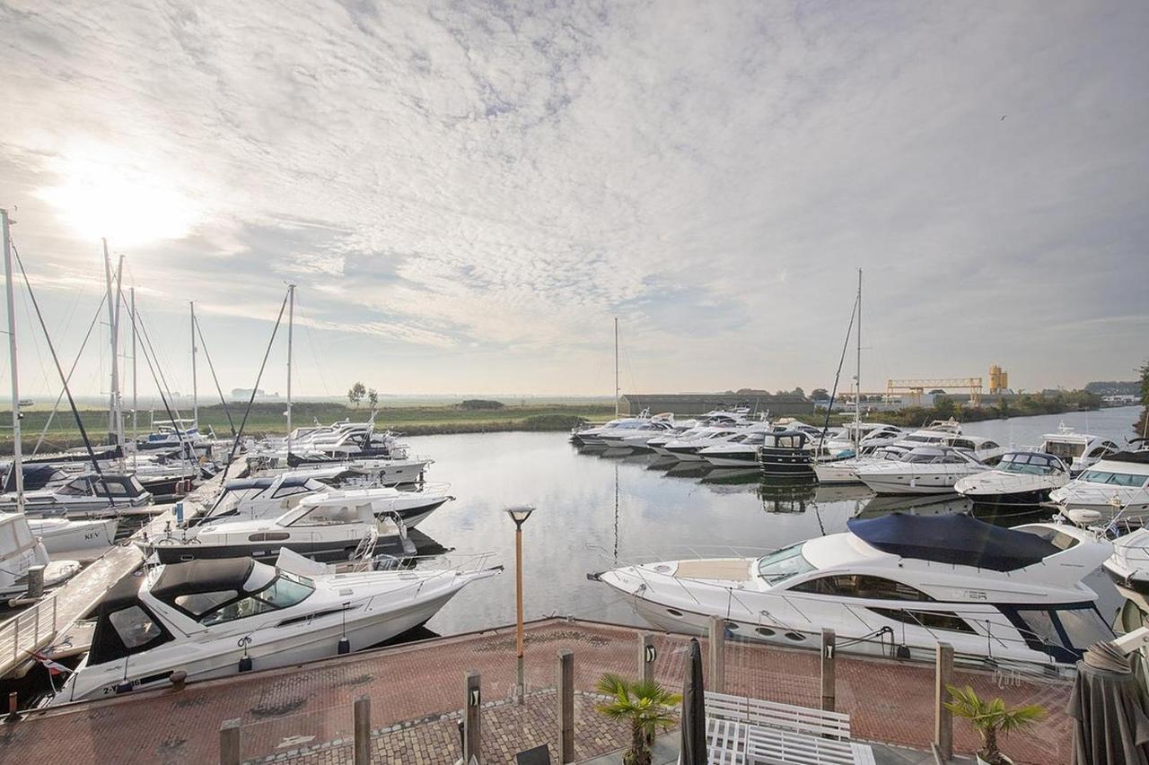 Luxe 4 Persoons Appartement In Residence Marina Kamperland 2C Eksteriør bilde